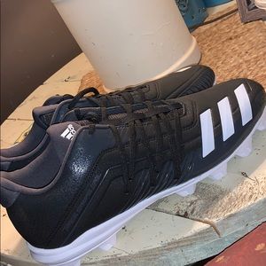 NWOT: Adidas baseball cleats